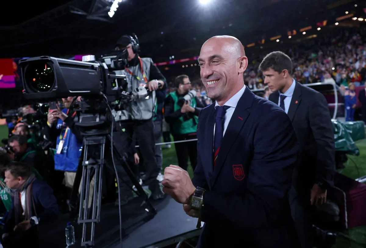 FIFA Clears VAR Official Shaun Evans of Racist Gesture Allegations