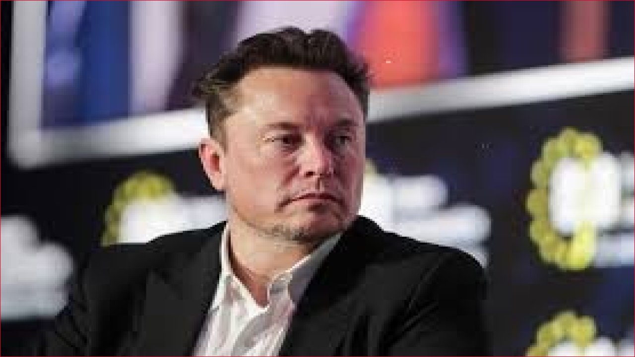 إيلون ماسك يدمج شركاته في كيان عملاق ويسعى لمراكز بيانات فضائية