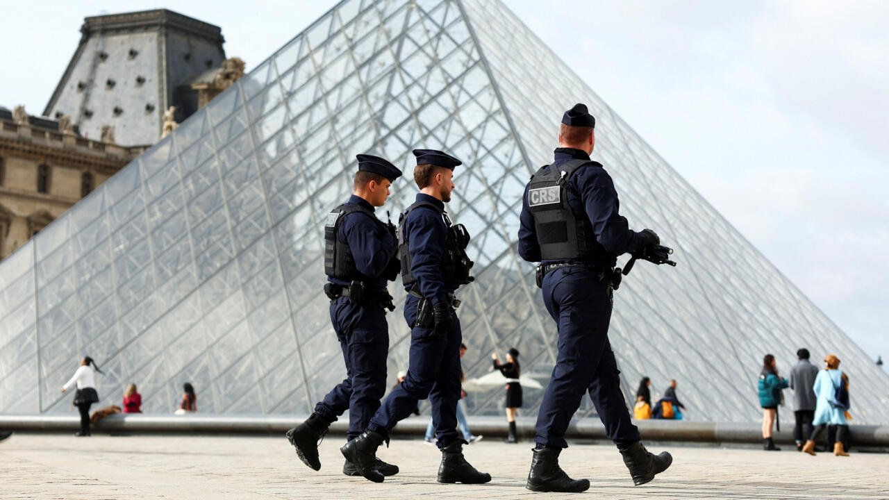 France: Man Suspected of Plotting Louvre Attack, Seeking to Join ISIS