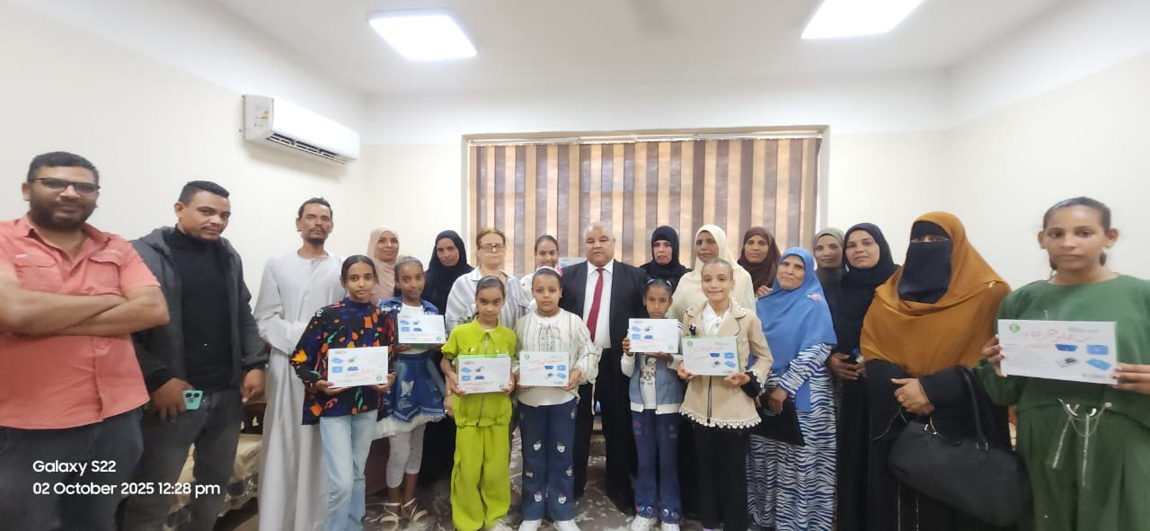 الدكتور صفوت جارح يكرم الفائزين بالمركز الأول جمهوري بالتعليم ال