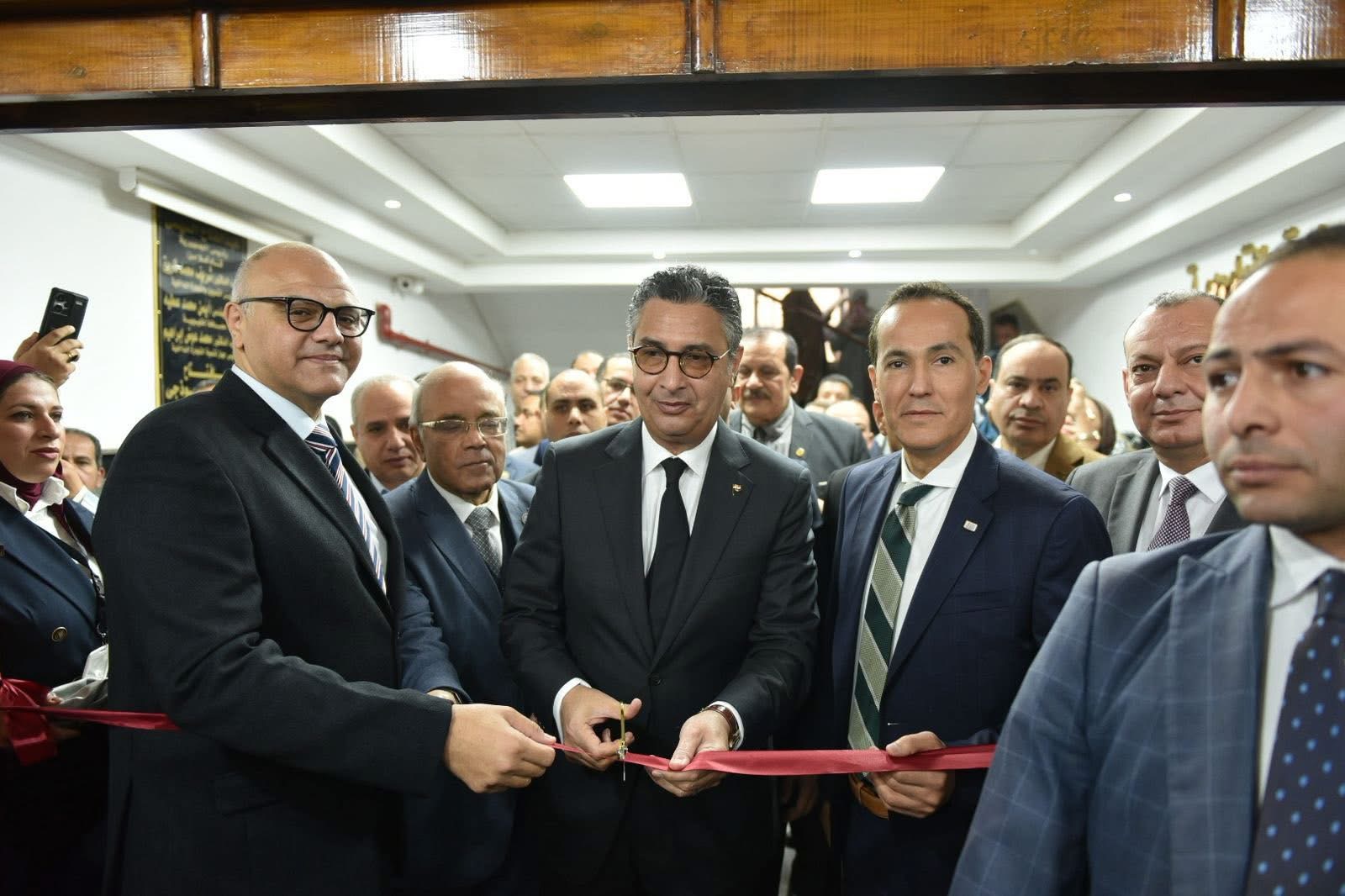 وزير التموين ومحافظ القليوبية يفتتحان مكتب السجل التجاري