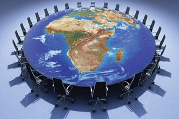 هل مايحدث الآن دليل على انتهاء النظام العالمي القديم ووجود نظام عالمي جديد؟ د. محمود محيي الدين يجيب