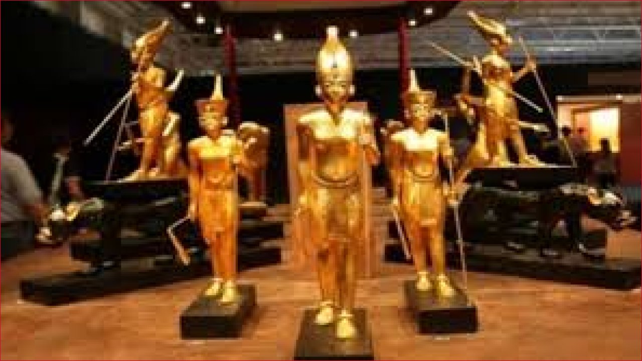 مصر تستعيد كنوزها: 75 قطعة أثرية فريدة تعود للوطن في 2025