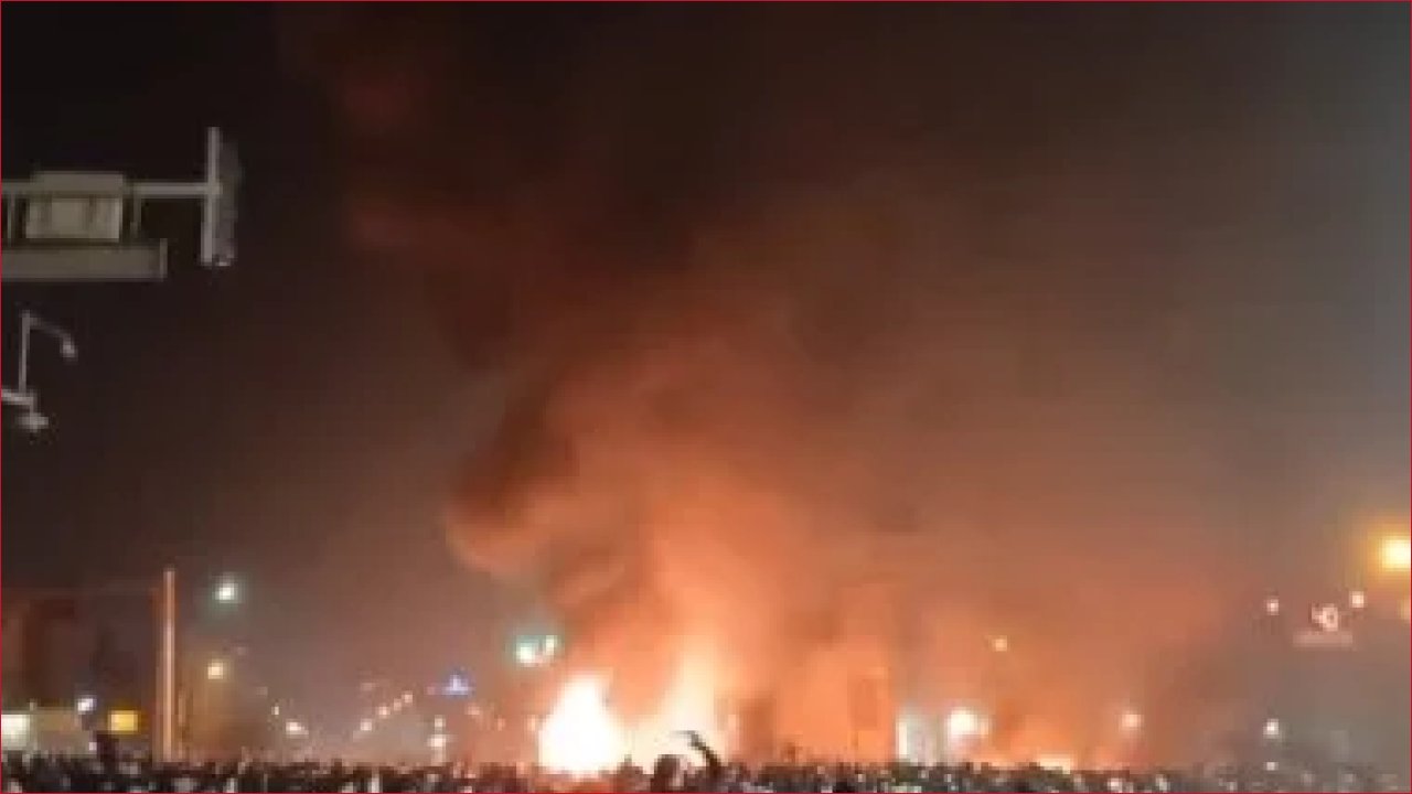 مقتل 100 من قوات الأمن الإيرانية وسط مخاوف من تصعيد عسكري..