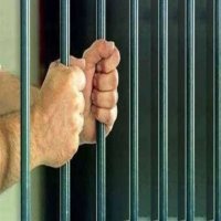 حبس عاطل بتهمة سرقة سيارة بأسلوب المفتاح المصطنع بالنزهة