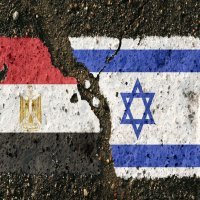 لأول مره السفير الإسرائيلي  يهاجم مصر ويؤكد علي انها تستعد للحرب
