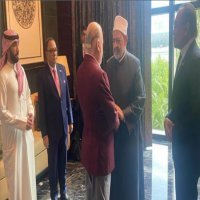 ملك ماليزيا يقطع لقاءه مع رئيس وزراءه لوداع شيخ الأزهر 