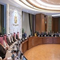 رئيس الوزراء يستقبل وفدًا من رجال الأعمال السعوديين