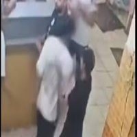 طالب يطعن زميلة داخل مركز للدروسي الخصوصية بالزاوية الحمراء 