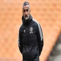 هل يكون ريفيرو مديرا فنيا للأهلي في كأس العالم ؟