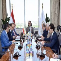 وزير التموين يجتمع برئيس شركة السكر لتعزيز الأنتاج المحلى
