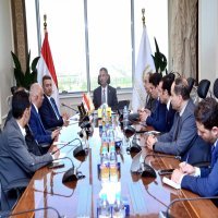 وزير التموين يبحث تطوير المنافذ التموينية ومشروع جمعيتى