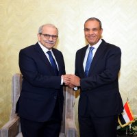 وزير الخارجية يلتقي رئيس وزراء لبنان بمدينة العلمين