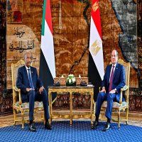 الرئيس السيسى يستقبل رئيس مجلس السيادة الانتقالي للسودان